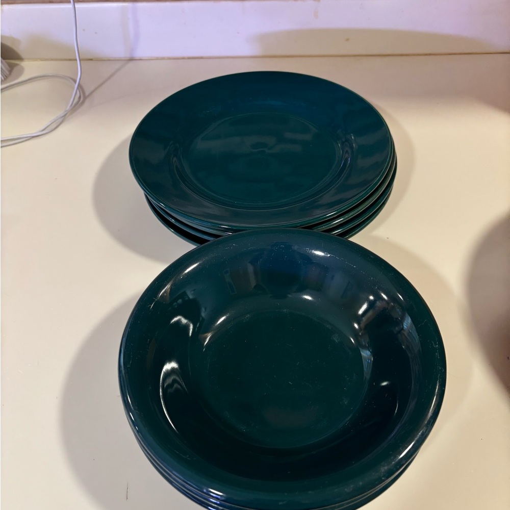 Elegant Green Dinnerware Set